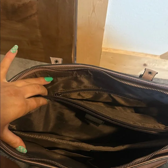 Elegant Mauve Leather Tote Bag - Picture 3 of 3